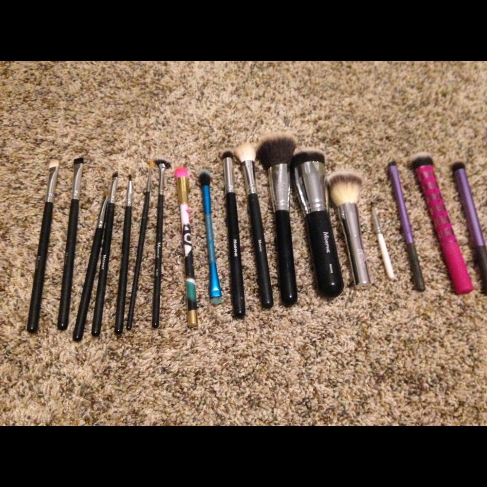 Makeup brush bundle